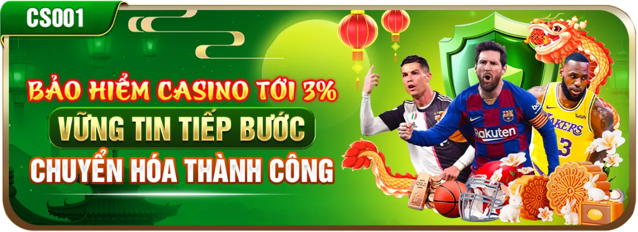 Một trận đấu tennis chuyên nghiệp đang diễn ra với cầu thủ thực hiện cú giao bóng